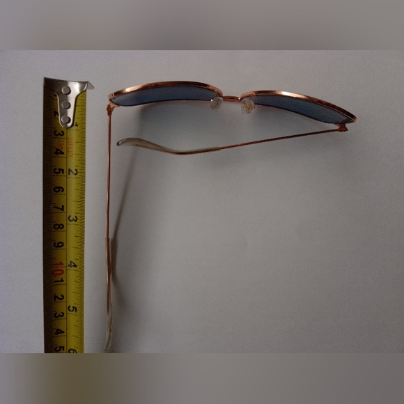Gold/Pink Mirror Sunglasses like new - Picture 4 of 6